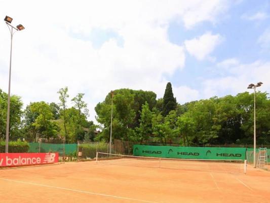 Complexe Pierre Rouge